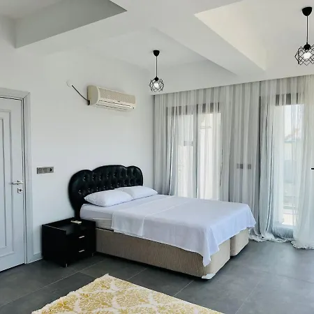 Davutlarda 4+1 Oezel Bahceli Kiralik Lueks Hotel Kusadası