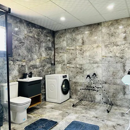 Davutlarda 4+1 Oezel Bahceli Kiralik Lueks Hotel *